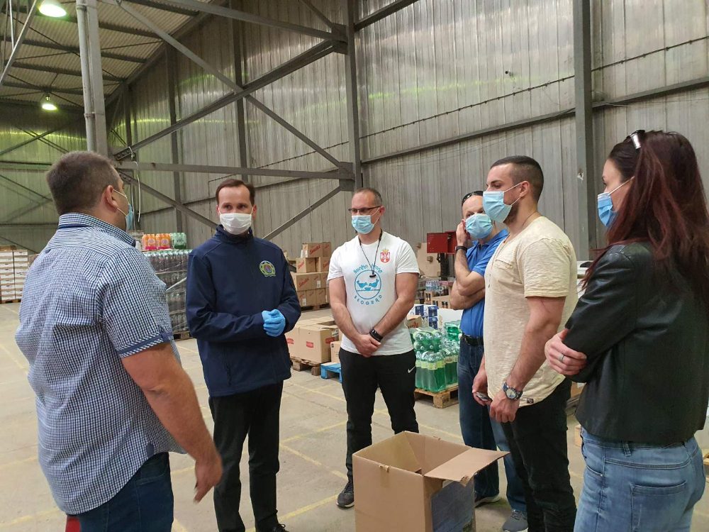 ИПА ДОНИРАЛА ЗАШТИТНУ ОПРЕМУ ОРГАНИЗАЦИЈИ БАНКА ХРАНЕ